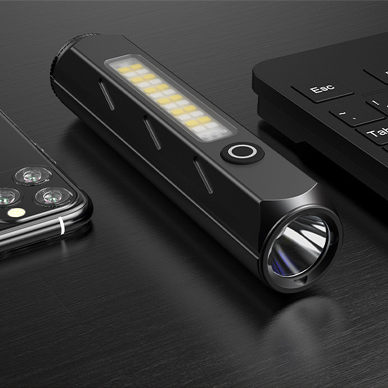 قوية SST40 LED 21700 TYPE-C US - مراجعة Edc (Every Day Carry وسعره