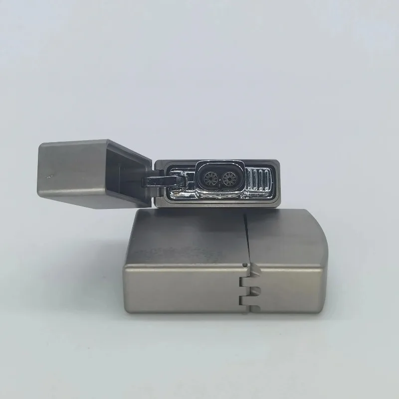 ولاعة مقاومة للرياح من التيتان - مراجعة Lighter Insert Zippo وسعره