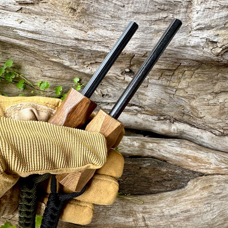 جديد في الهواء الطلق الصوان مش - مراجعة Ferro Rod Striker وسعره