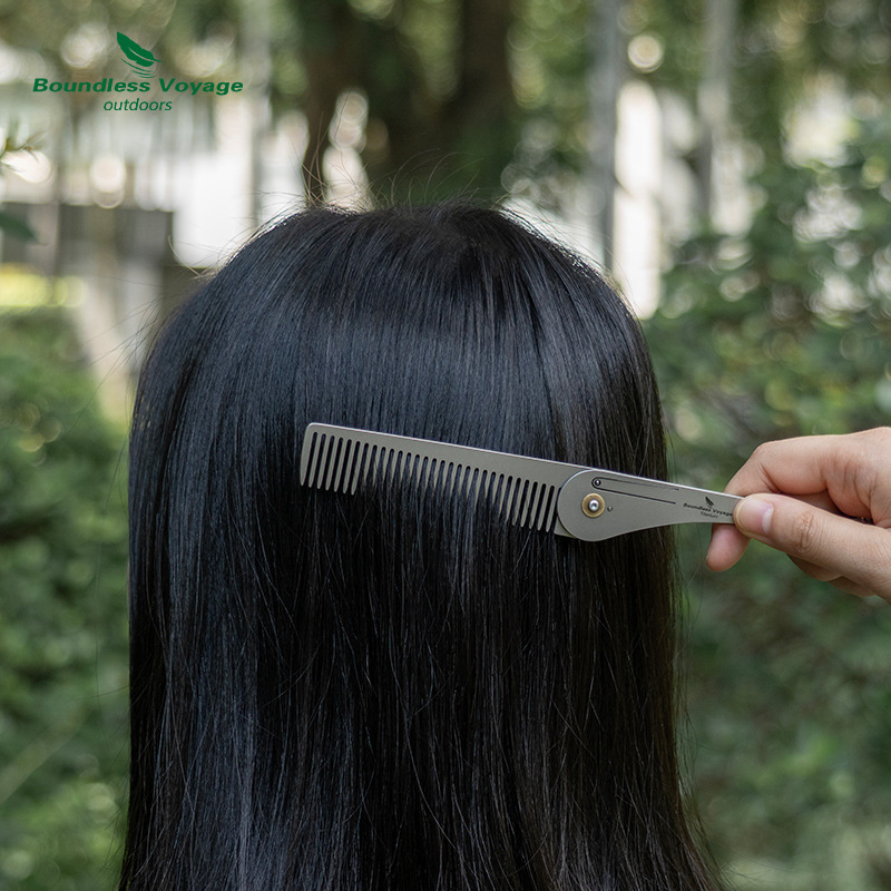 مشط قابل للطي مضاد للكهرباء ال - مراجعة Comb Pocket Titanium وسعره